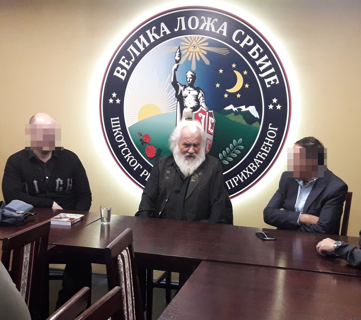 DRAGAN-JOVANOVIC-U-KLUBU  